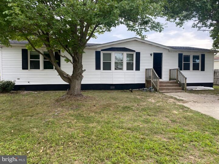 22436 Macarthur Boulevard  California MD 20619 photo
