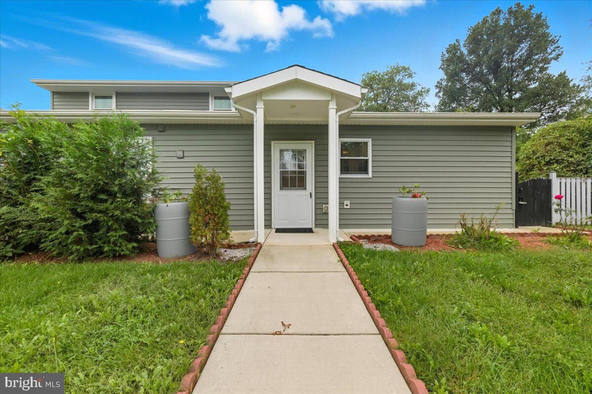 Property Photo:  5206 Gilpin Drive  VA 22151 