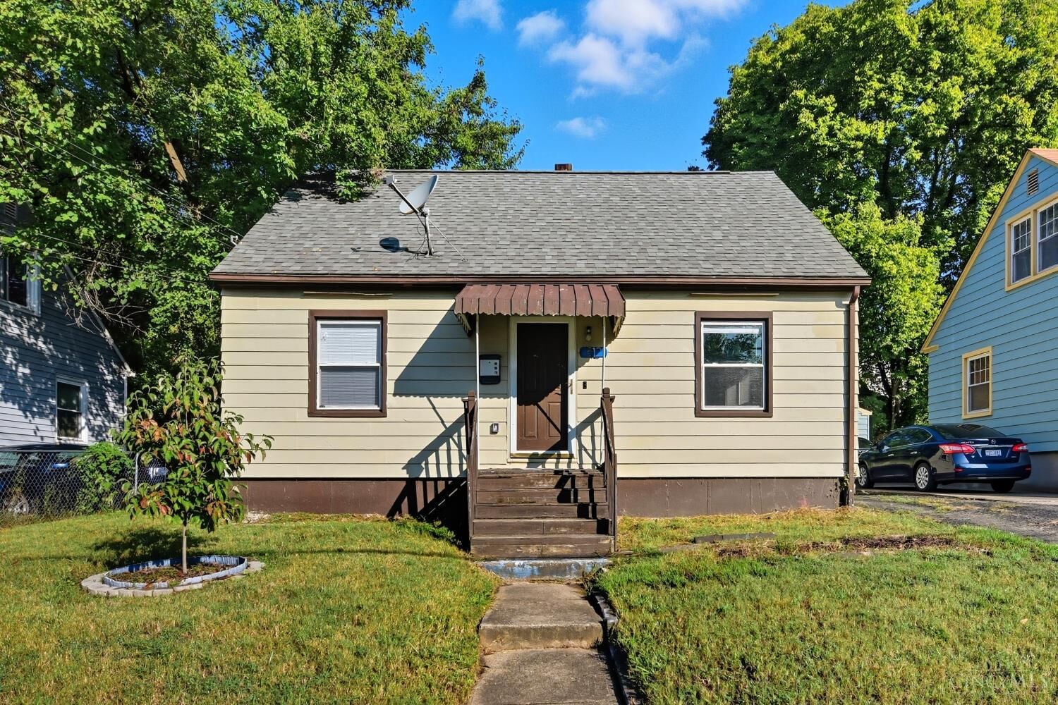 Property Photo: 512 E Epworth Avenue OH 45232