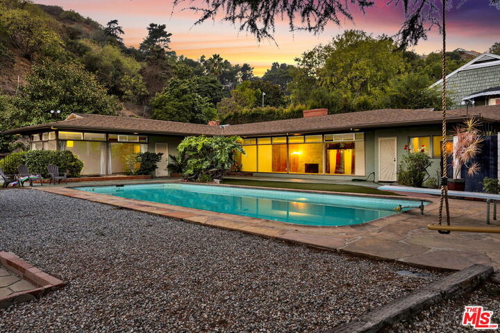 7230 Outpost Cove Dr  Los Angeles CA 90068 photo