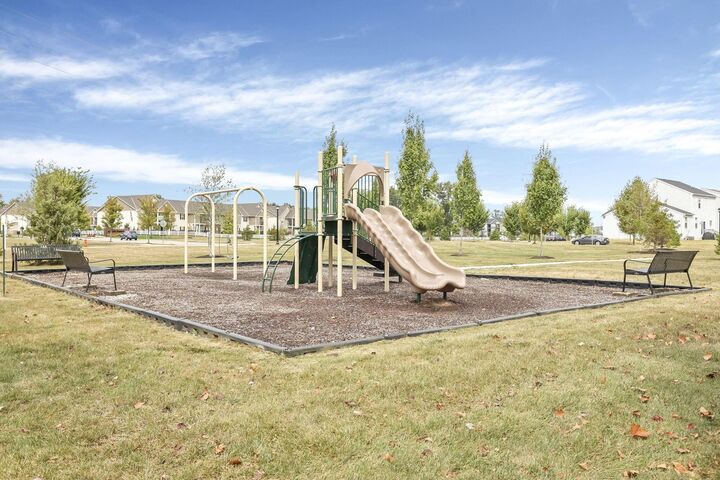 Property Photo: 5847 Sebring Drive OH 43081