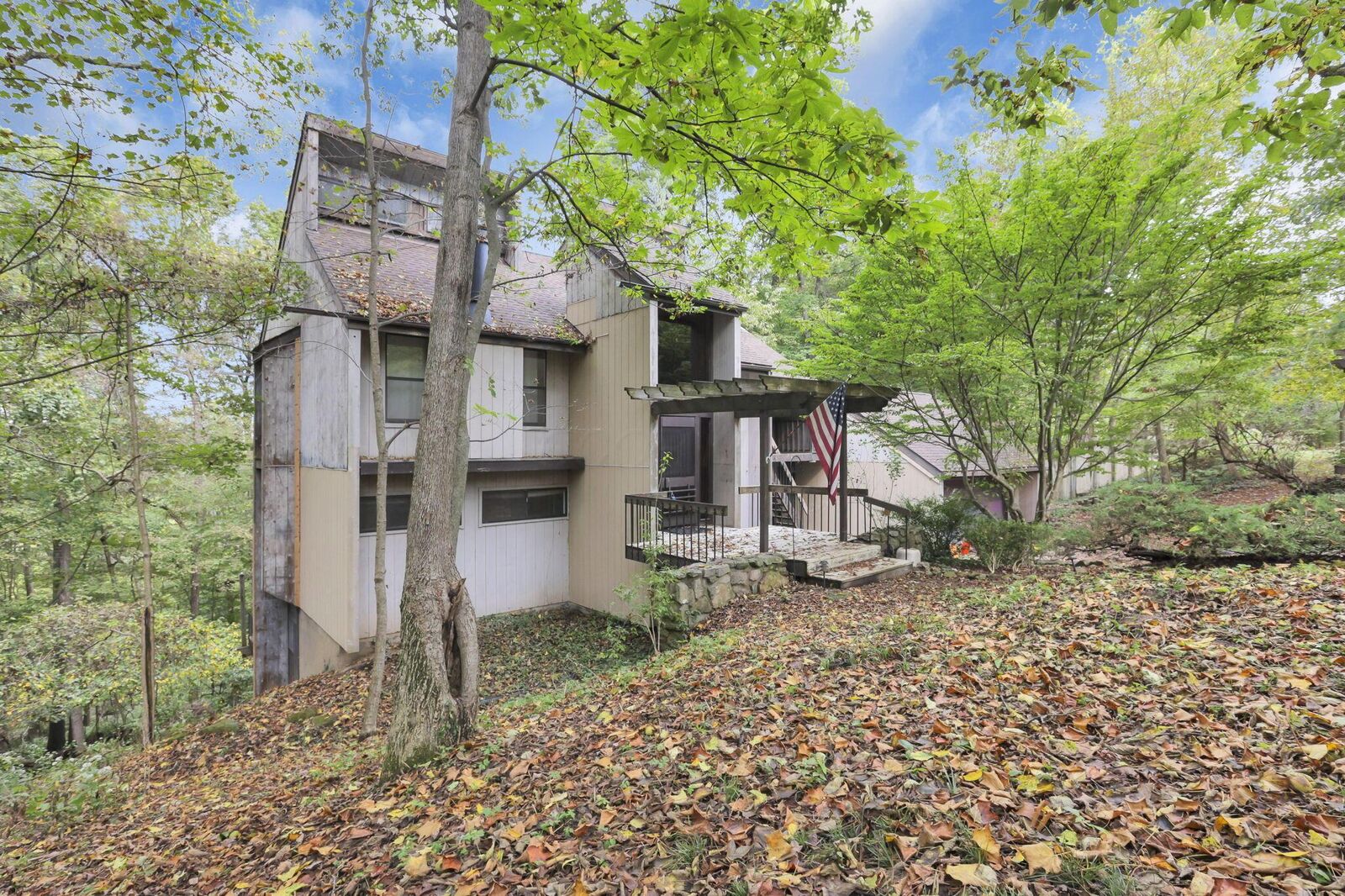 Property Photo:  1670 Naughtingham Road  OH 43055 