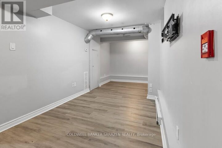Property Photo:  140 Osgoode Street 4  ON K1N 6S6