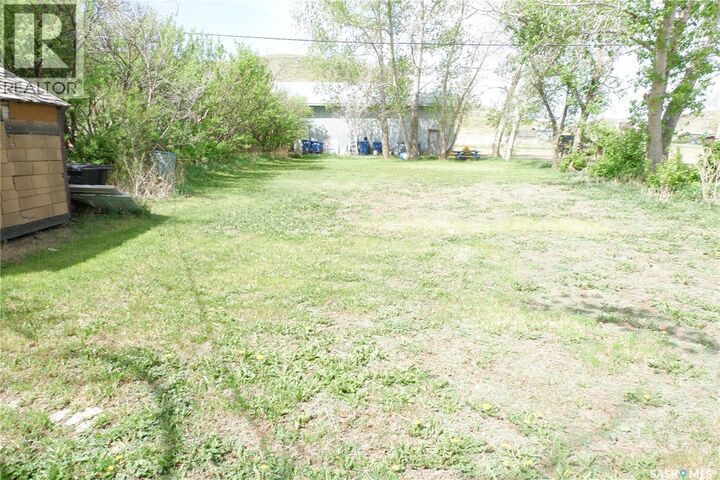 Property Photo:  11 B Avenue  SK S0H 4K0 