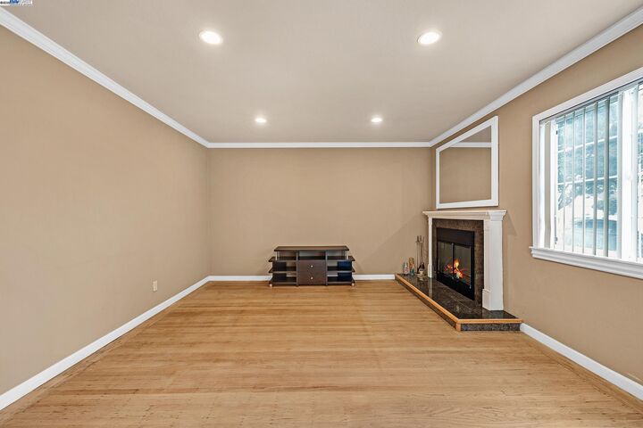 Property Photo:  31518 Medinah St  CA 94544 