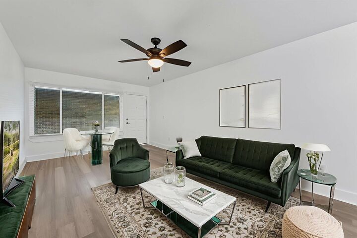 Property Photo: 210 Pelham Road B107 FL 32547