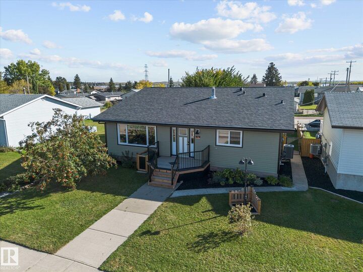 Property Photo:  5125 53 Avenue  AB T0E 2K0 