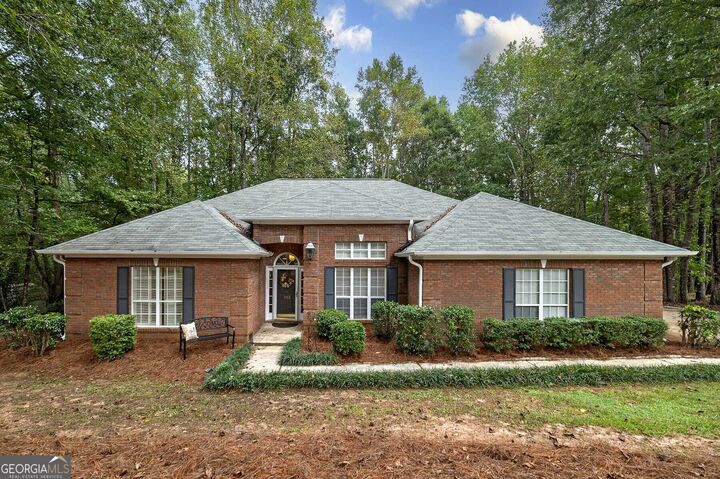 Property Photo: 102 Franklin Place GA 30240