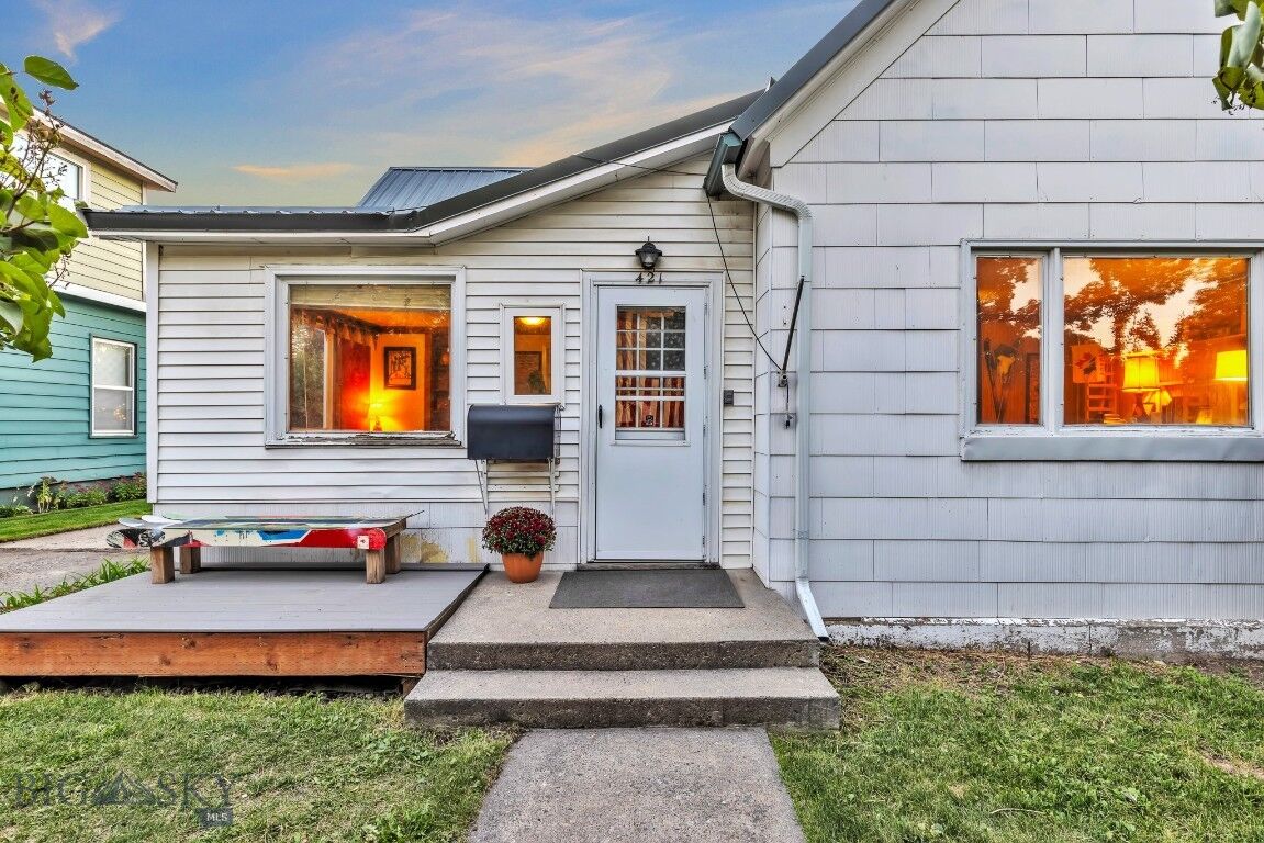 Property Photo:  421 N Grand Avenue  MT 59715 