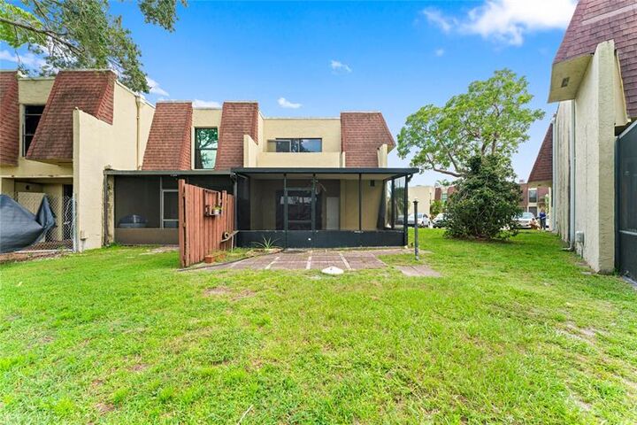 Property Photo: 8925 Palm Tree Ln 8925 FL 33024