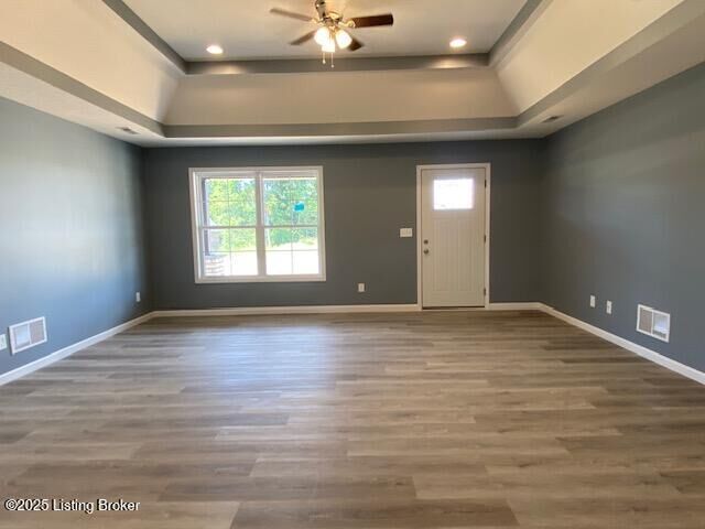 Property Photo: 413 Park Hill Ct KY 40004