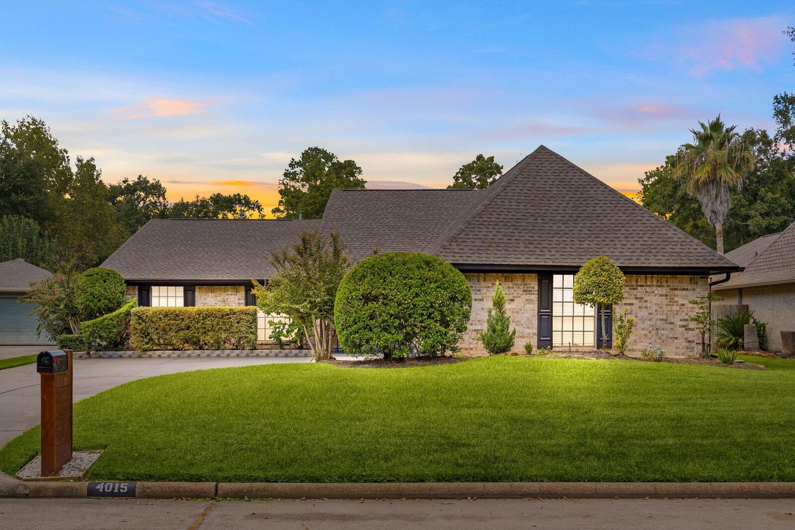 Property Photo:  4015 Valley Haven Drive  TX 77339 