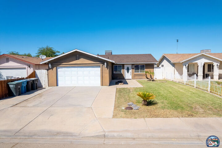 Property Photo:  543   Sundance Ln  CA 92281 