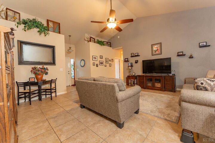 Property Photo: 3103 W Wren Avenue CA 93291