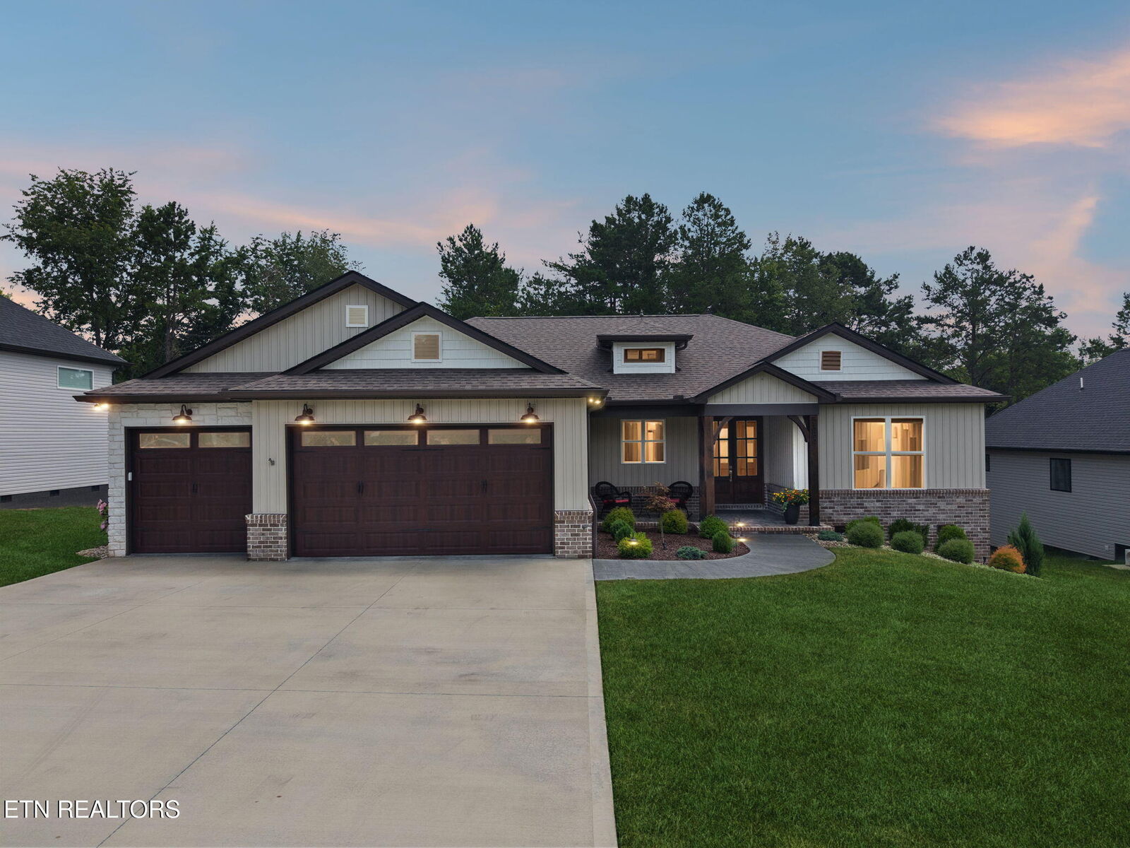 Property Photo: 5389 Zion Ridge Rd TN 37774
