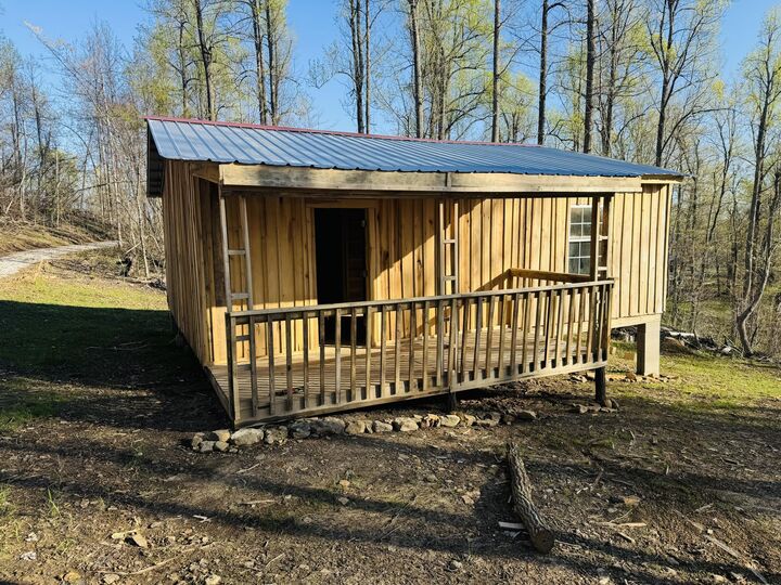 Property Photo:  9999 Highway 2004  KY 40447