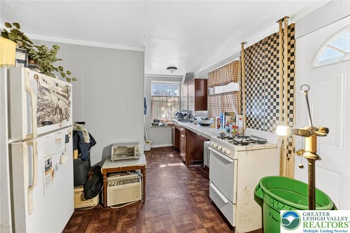 Property Photo:  932 Walnut Street  PA 18102 