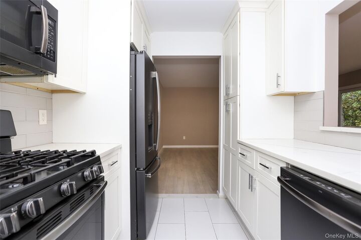 Property Photo:  231 Tree Top Lane  NY 10598 