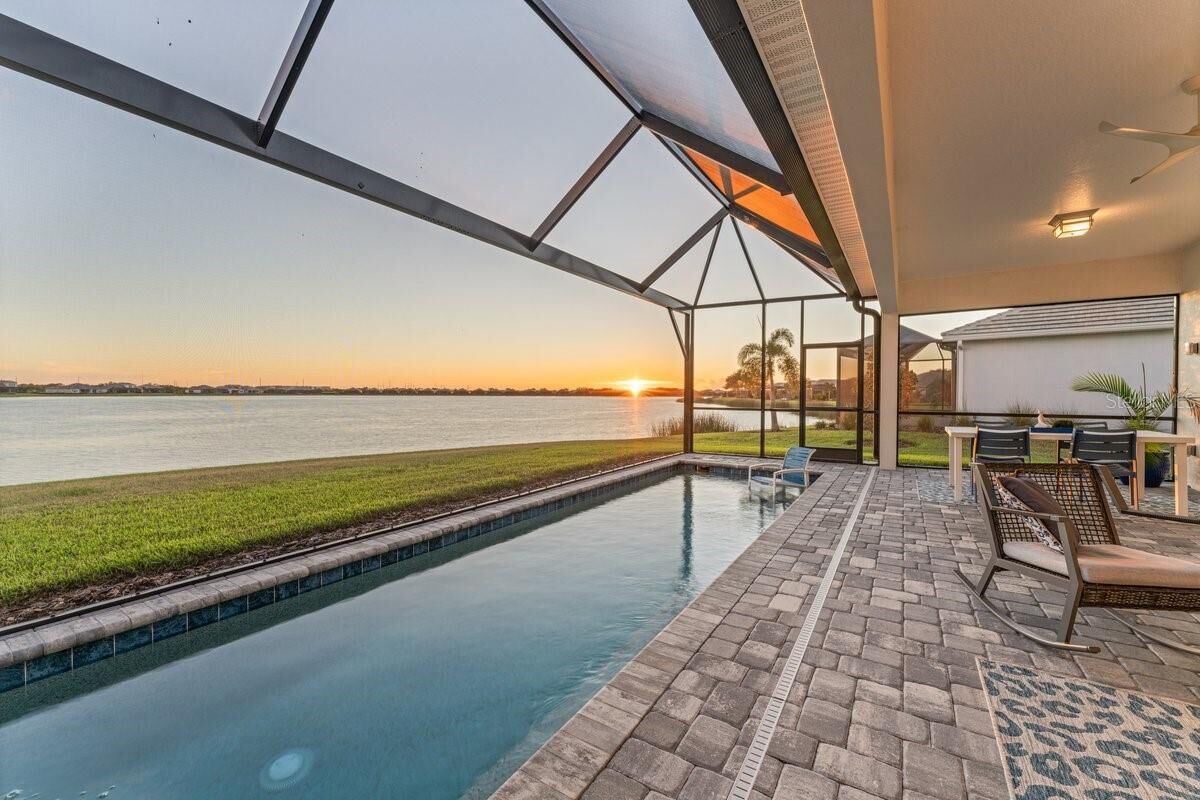 Property Photo:  977 Crosswind Avenue  FL 34240 
