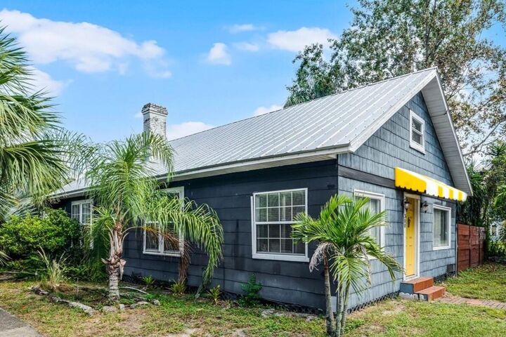 Property Photo:  300 E 20th Street  FL 32771 