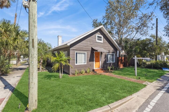 Property Photo:  300 E 20th Street  FL 32771