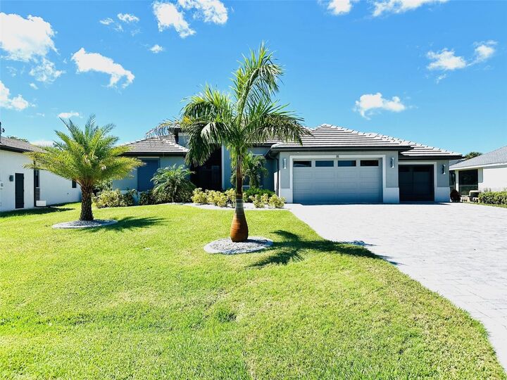 Property Photo: 16 Tournament Road FL 33947