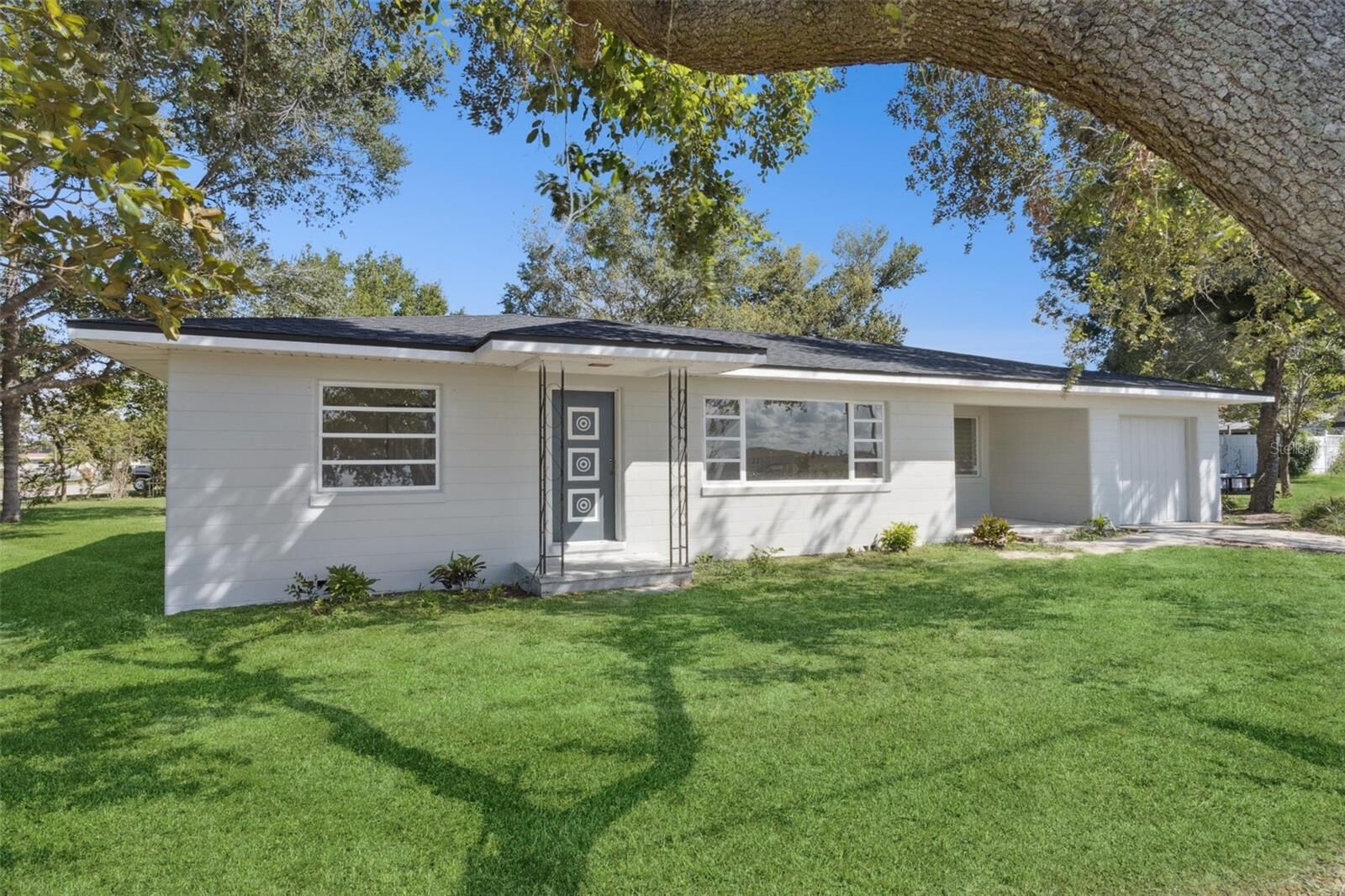 Property Photo:  605 Florida Avenue  FL 33838 