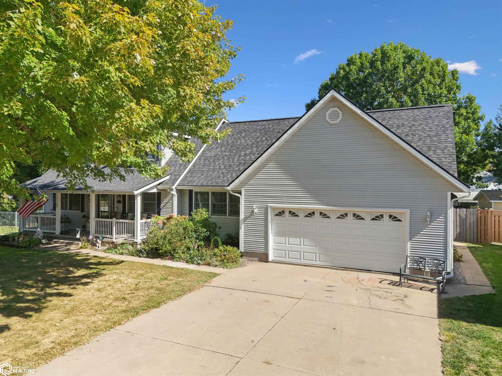 Property Photo:  2202 S 4th Street  IA 52601
