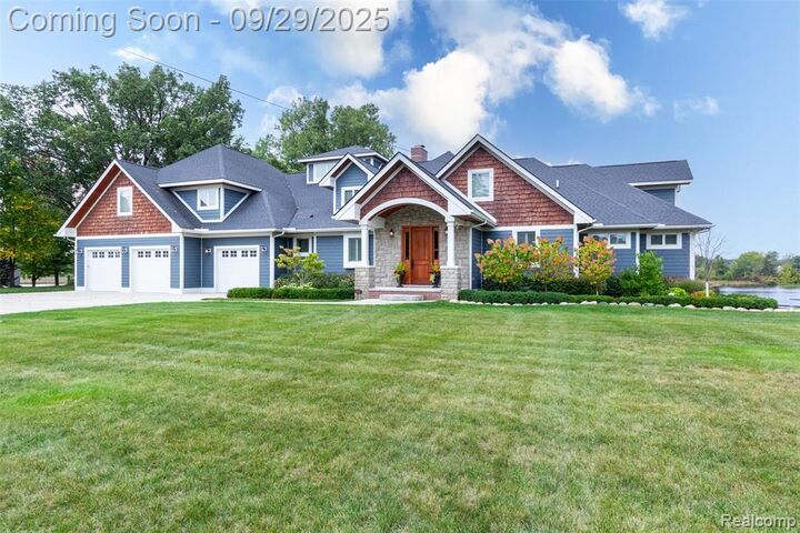 Property Photo:  302 Tanview Drive  MI 48371 4759 