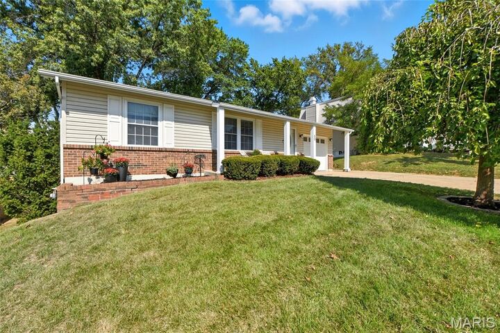 Property Photo:  50 Oak Hill Lane  MO 63376 