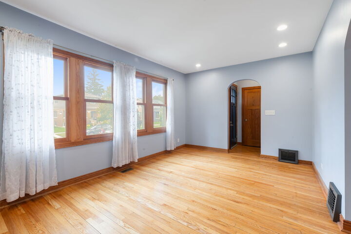 Property Photo:  7005 N Osceola Avenue  IL 60631 