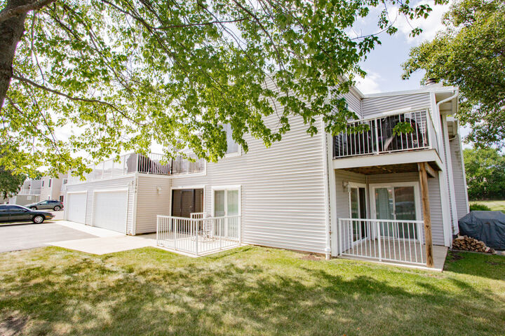 Property Photo:  2246 N Baldwin Way 1A  IL 60074 