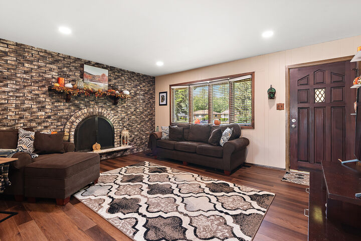 Property Photo:  6821 Saratoga Drive  IL 60455 
