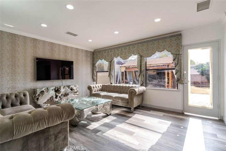 Property Photo:  724 Price Drive  CA 91504 