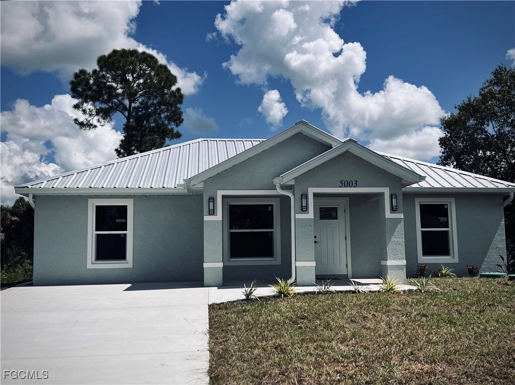 Property Photo:  5003 Early Lane  FL 33935 