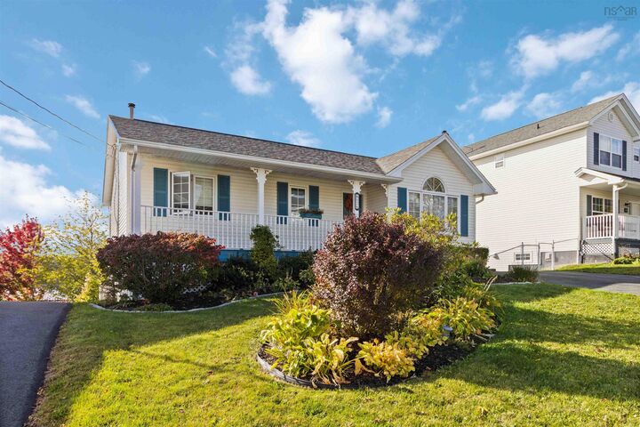 Property Photo:  62 Bucheron Crescent  NS B4E 3H1 