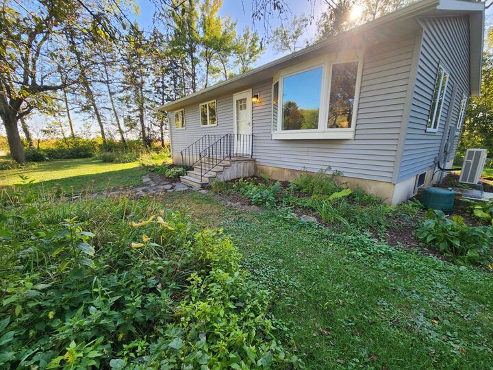 Property Photo:  68540 300th Street  MN 56042 