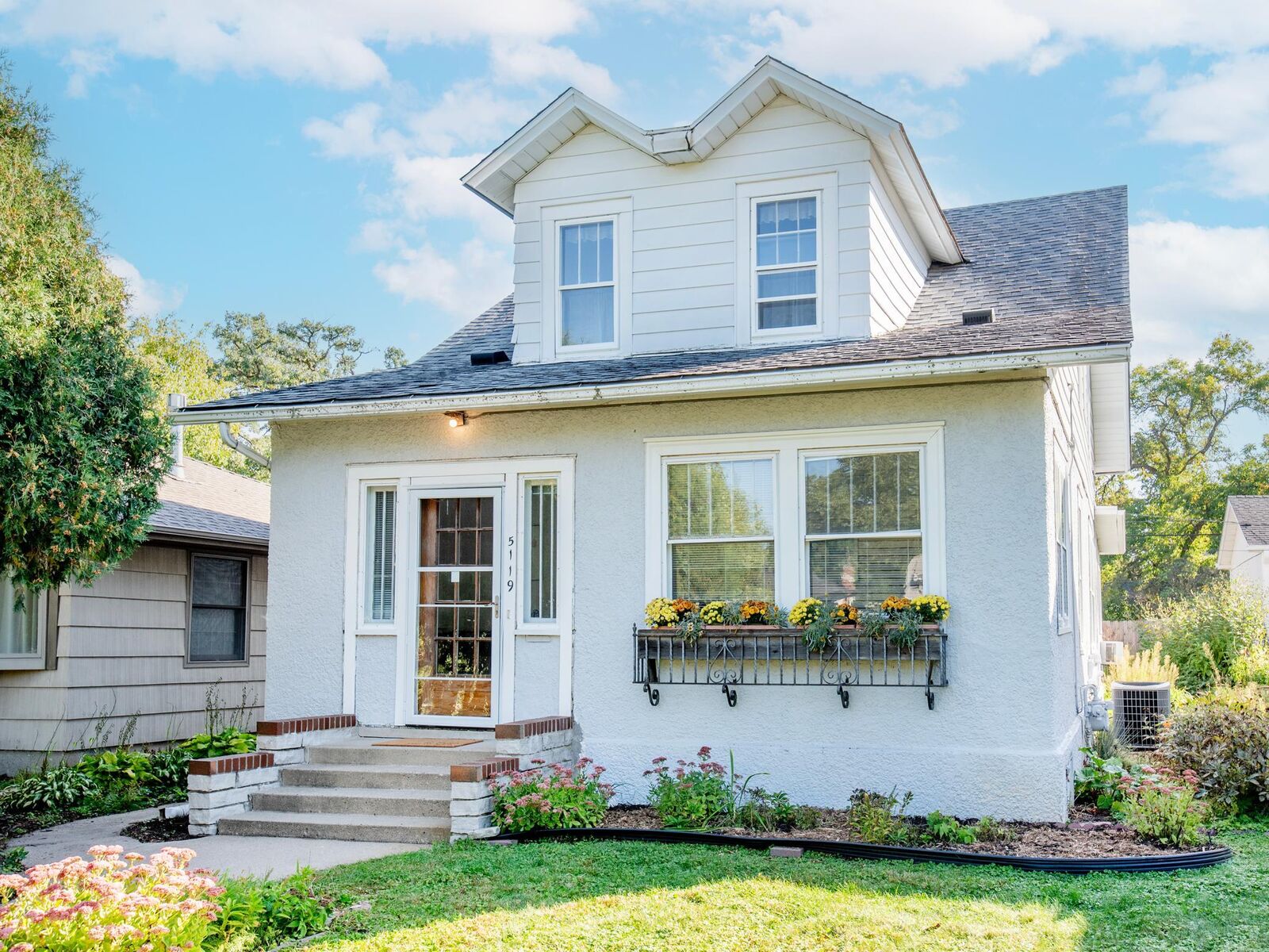 Property Photo:  5119 Thomas Avenue S  MN 55410 