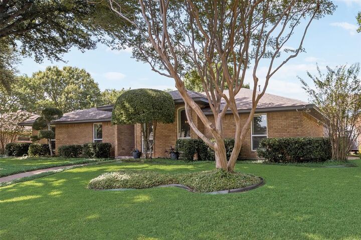 Photo de la propriété:  1607 Sparta Drive  TX 75137 