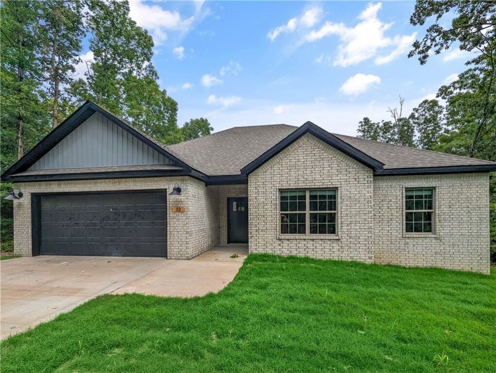 Property Photo:  33 Wigtown Lane  AR 72715 