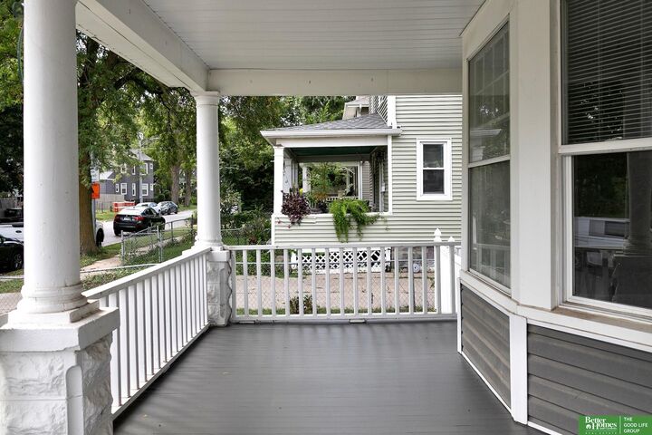 Property Photo:  1322 N 36th Street  NE 68131 