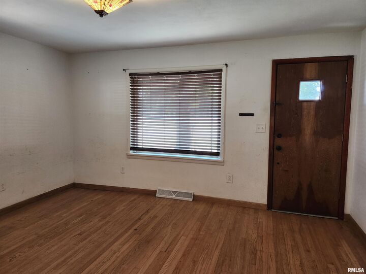 Property Photo:  510 N Main Street  IL 62898 