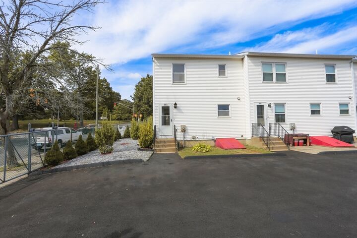 Property Photo:  494 Maple St 494  MA 01040 