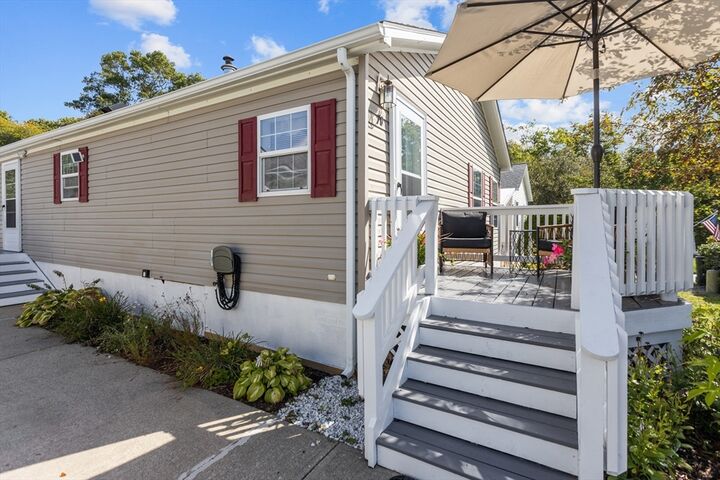 Property Photo:  70 Blackbird  RI 02878