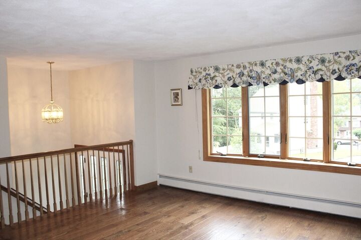 Property Photo:  6 Oak Knoll Drive  MA 01801 