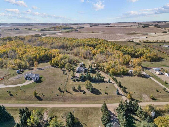 Property Photo: 126 Beaver Drive AB T0B 1M0