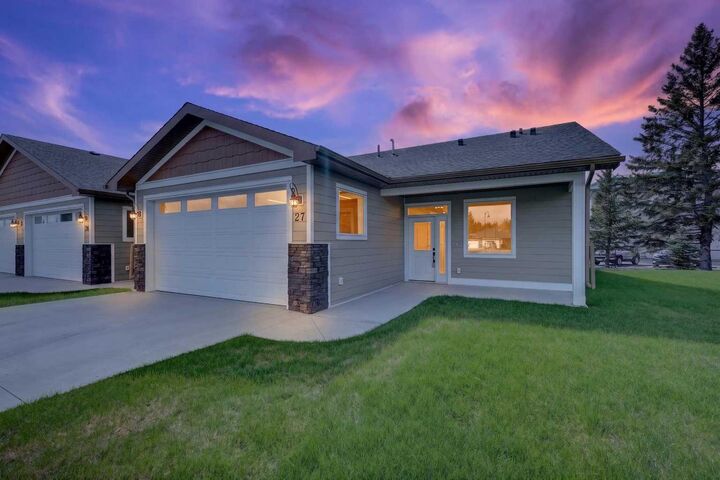 Property Photo: 610 4 Avenue SW 27 AB T0M 1X0