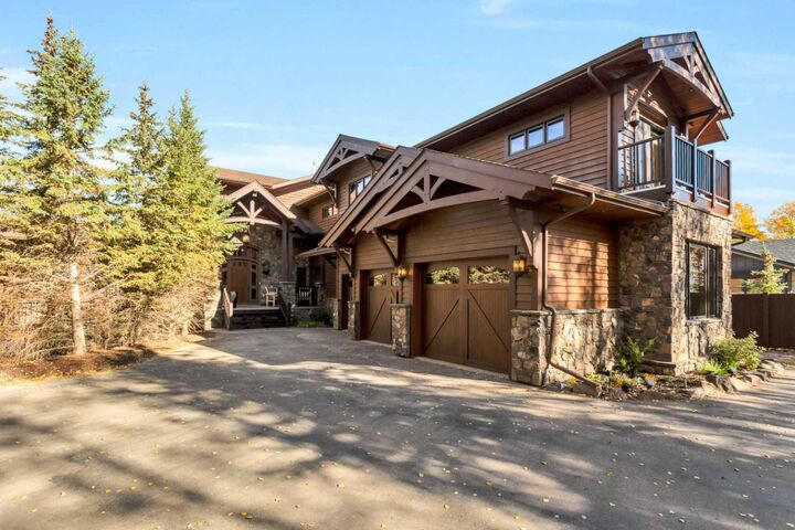 Property Photo: 261 Honeymoon Drive AB T4S 1S5