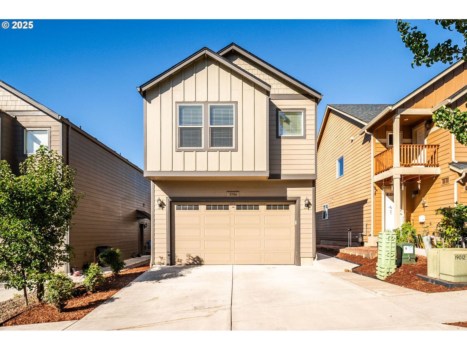 Property Photo:  3306 NE 43rd Pl  WA 98661 