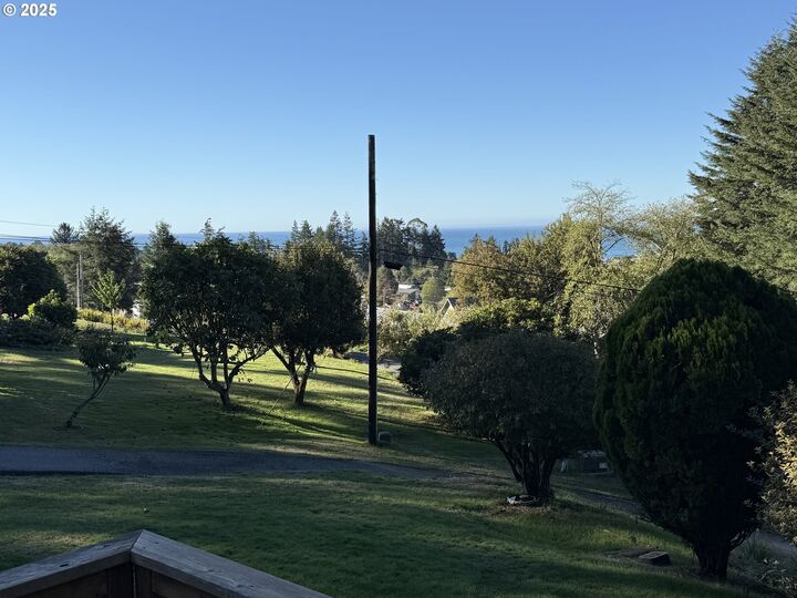 Property Photo: 97923 Payne Rd OR 97415